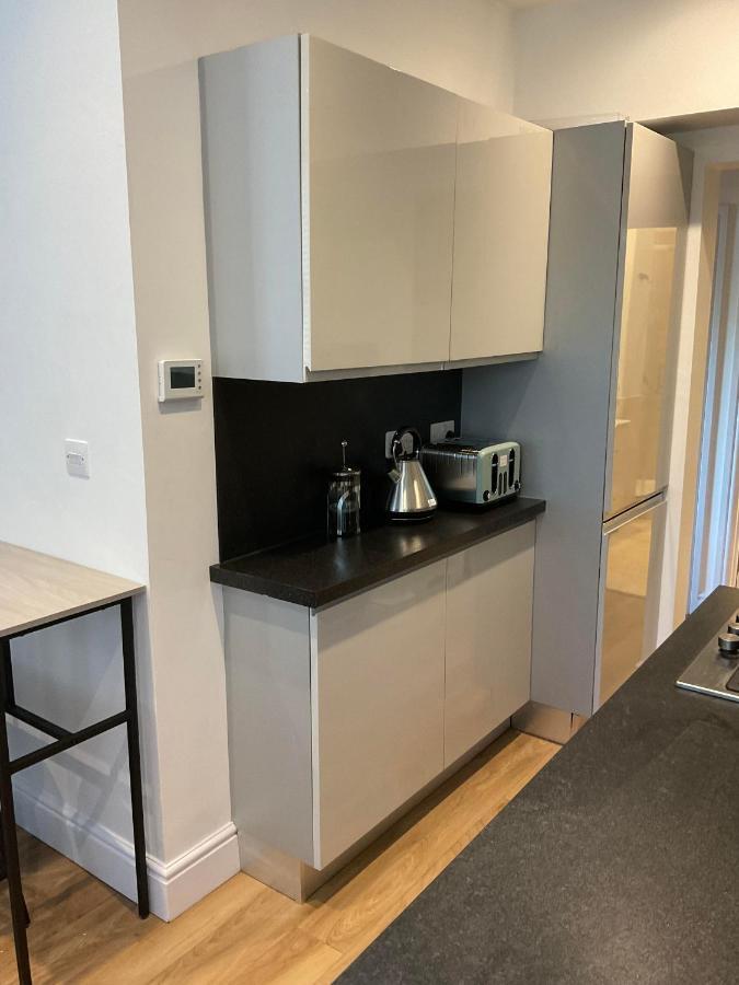 2 Bed Home From Home Apartment 41 Londen Buitenkant foto